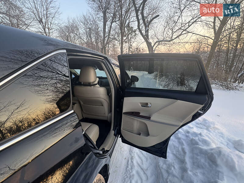 Внедорожник / Кроссовер Toyota Venza 2010 в Житомире