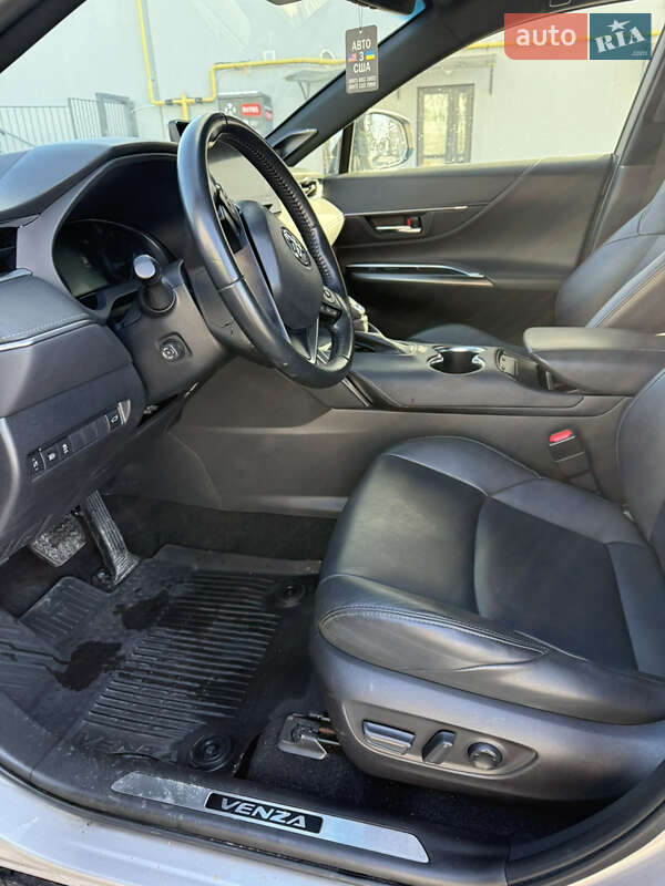 Внедорожник / Кроссовер Toyota Venza 2021 в Фастове