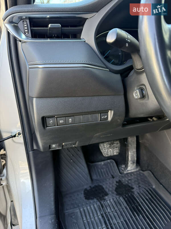 Внедорожник / Кроссовер Toyota Venza 2021 в Фастове