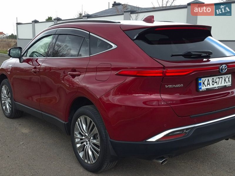 Внедорожник / Кроссовер Toyota Venza 2021 в Киеве