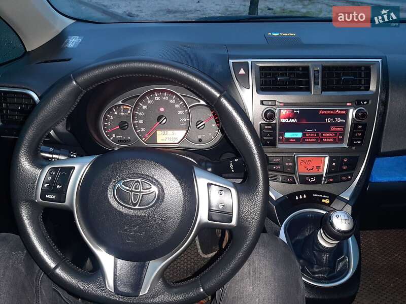 Мінівен Toyota Verso-S 2011 в Горішніх Плавнях