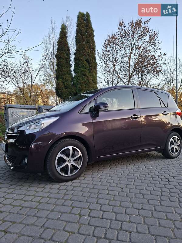 Микровэн Toyota Verso-S 2014 в Ивано-Франковске