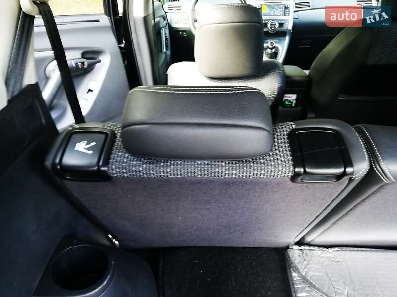 Мінівен Toyota Verso 2014 в Одесі