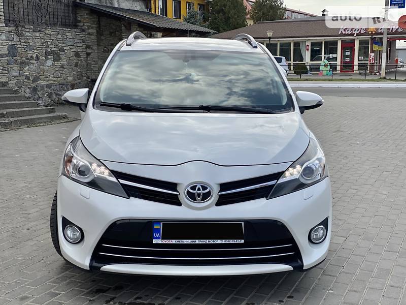 Мінівен Toyota Verso 2013 в Хмельницькому фото 2 Мінівен Toyota Verso 2013 в Хмельницькому