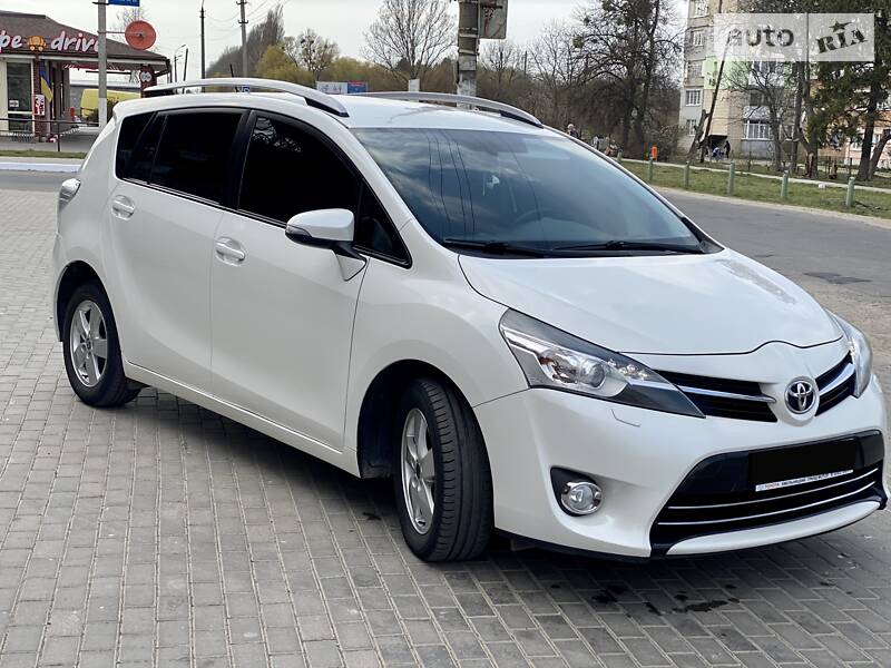 Мінівен Toyota Verso 2013 в Хмельницькому фото 4 Мінівен Toyota Verso 2013 в Хмельницькому