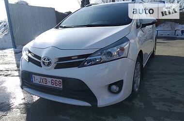 Минивэн Toyota Verso 2013 в Красилове