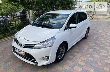 Минивэн Toyota Verso 2013 в Ровно