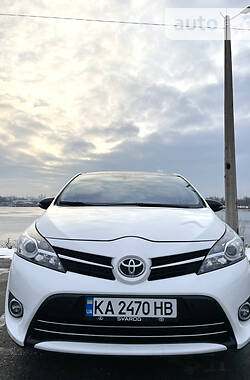 Универсал Toyota Verso 2014 в Киеве