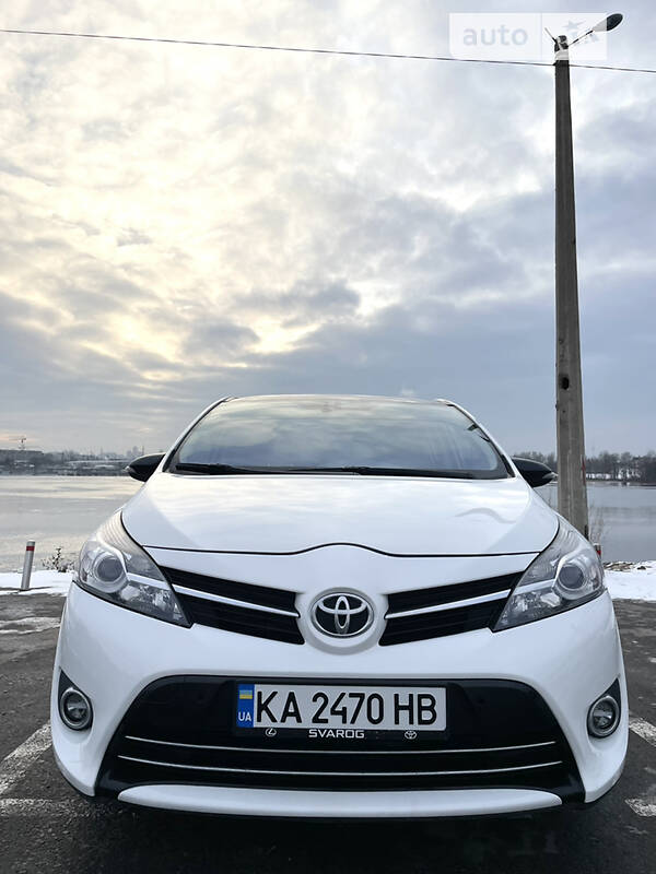 Універсал Toyota Verso 2014 в Києві