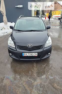 Универсал Toyota Verso 2011 в Ровно