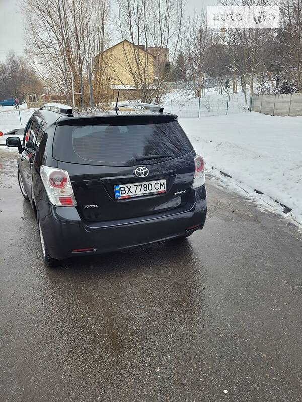 Універсал Toyota Verso 2011 в Рівному