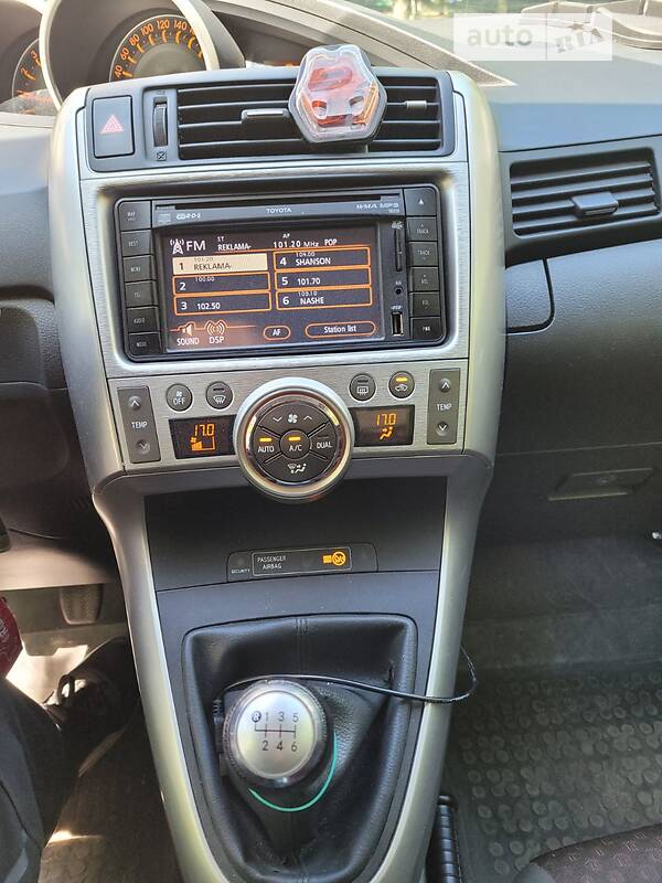 Універсал Toyota Verso 2011 в Рівному