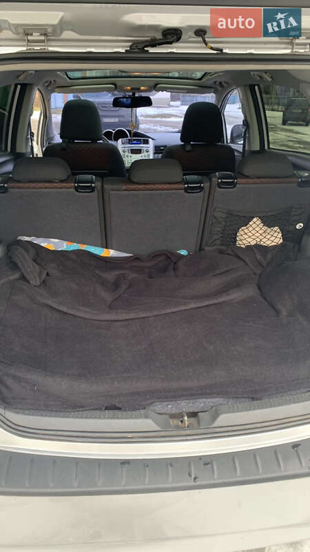 Мінівен Toyota Verso 2011 в Конотопі