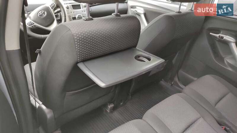Минивэн Toyota Verso 2011 в Рени