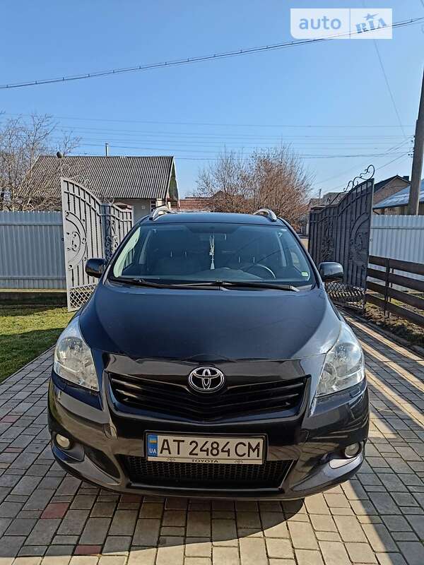 Минивэн Toyota Verso 2010 в Коломые