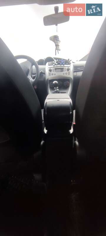 Мінівен Toyota Verso 2011 в Чернігові