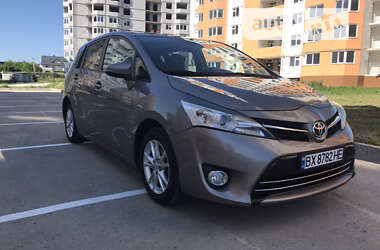 Минивэн Toyota Verso 2014 в Хмельницком