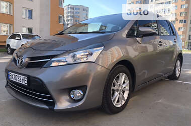 Минивэн Toyota Verso 2014 в Хмельницком