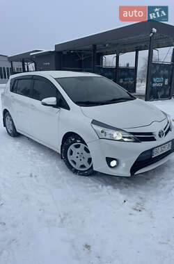 Минивэн Toyota Verso 2013 в Лановцах