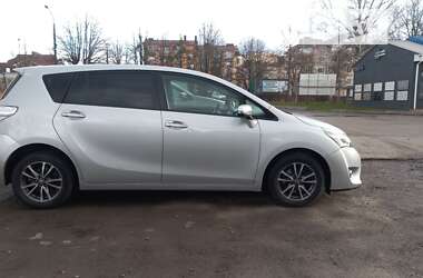 Мінівен Toyota Verso 2013 в Луцьку