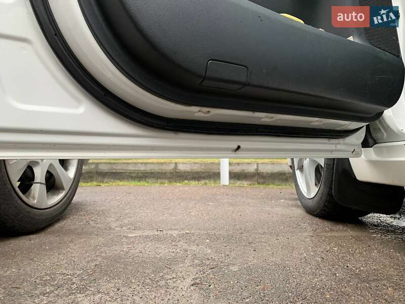 Мінівен Toyota Verso 2010 в Тернополі