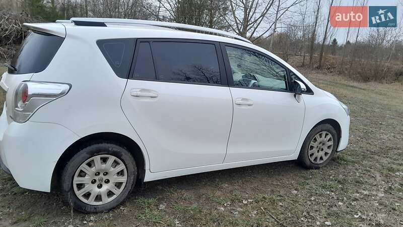 Минивэн Toyota Verso 2014 в Житомире