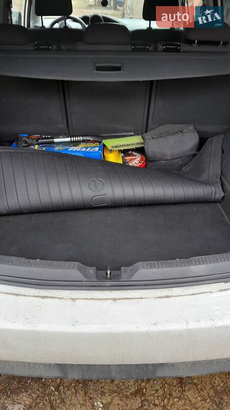 Минивэн Toyota Verso 2014 в Житомире