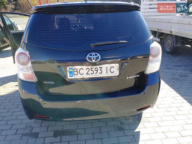 Мінівен Toyota Verso 2010 в Тернополі