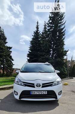 Минивэн Toyota Verso 2014 в Кривом Роге