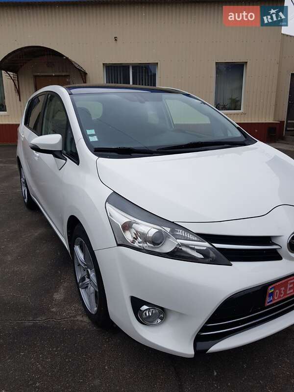 Минивэн Toyota Verso 2014 в Черкассах