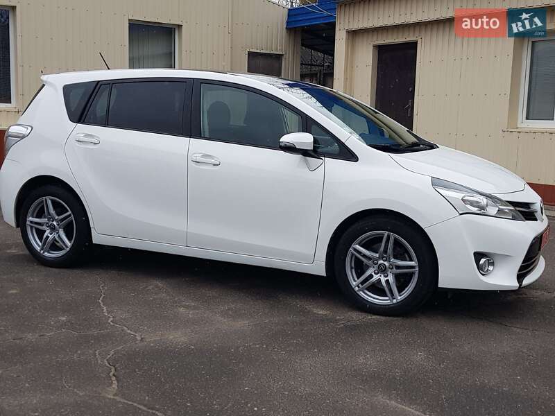 Минивэн Toyota Verso 2014 в Черкассах