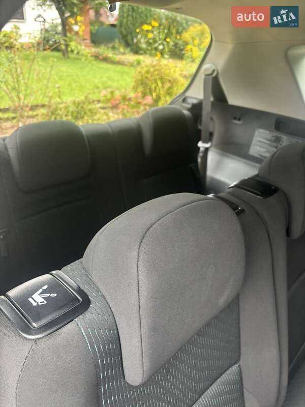 Мінівен Toyota Verso 2012 в Тернополі