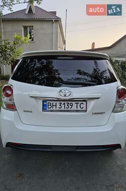 Минивэн Toyota Verso 2015 в 
