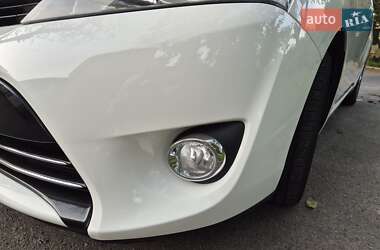 Минивэн Toyota Verso 2015 в 