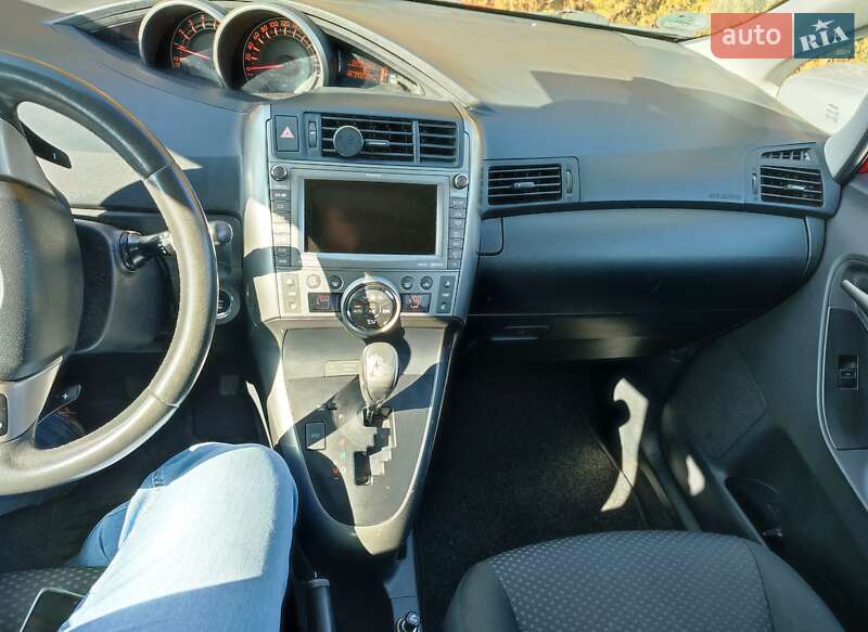 Мінівен Toyota Verso 2009 в Хмельницькому
