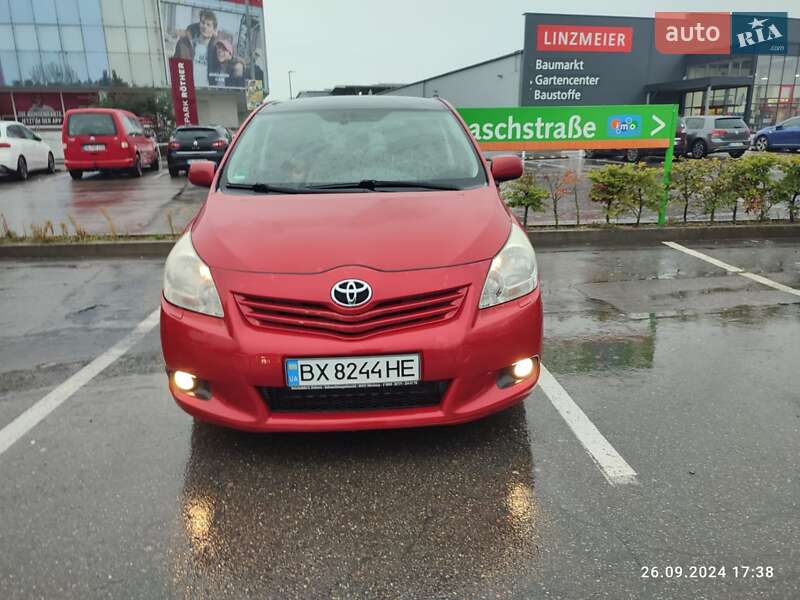Мінівен Toyota Verso 2009 в Хмельницькому