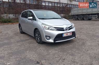 Мінівен Toyota Verso 2013 в Луцьку