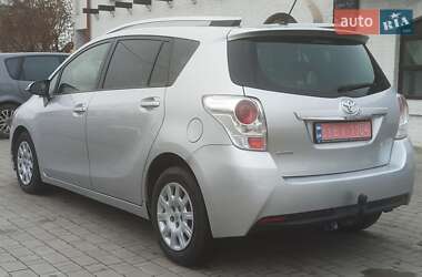 Мінівен Toyota Verso 2014 в Красилові