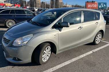 Мінівен Toyota Verso 2012 в Києві