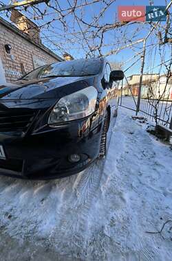 Минивэн Toyota Verso 2010 в 