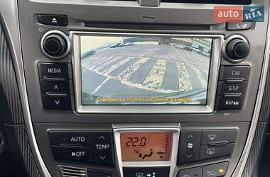 Минивэн Toyota Verso 2011 в 