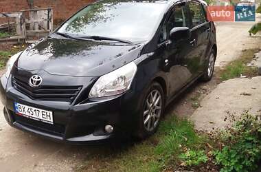 Минивэн Toyota Verso 2010 в 