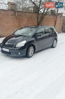 Минивэн Toyota Verso 2010 в 
