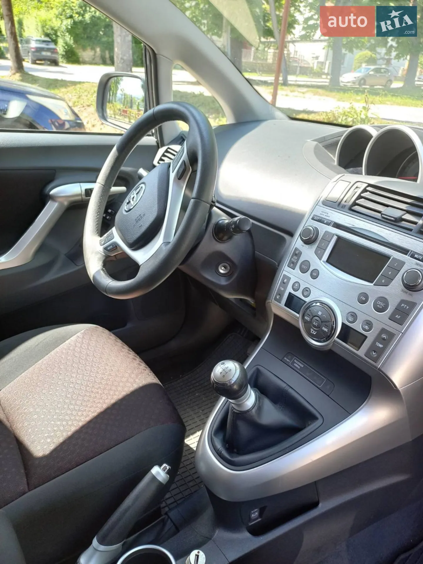 2011 Toyota Verso - мініатюра 2