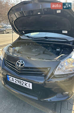 Мінівен Toyota Verso 2010 в Києві