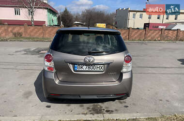 Минивэн Toyota Verso 2014 в 