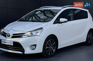 Минивэн Toyota Verso 2017 в 