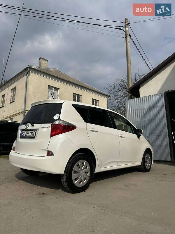 Мінівен Toyota Verso 2011 в Львові