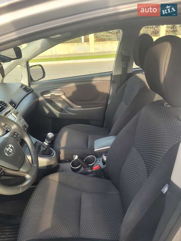 Минивэн Toyota Verso 2009 в Черноморске