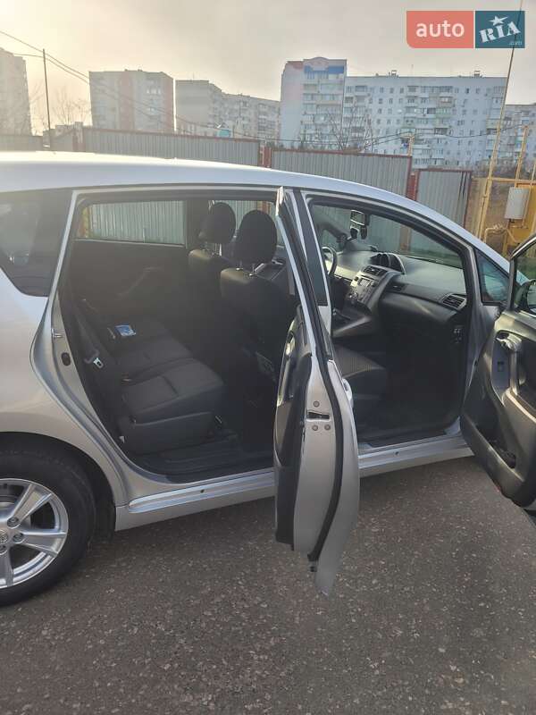 Минивэн Toyota Verso 2009 в Черноморске